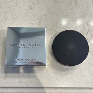 Anastasia Beverly Hills Loose Setting Powder
